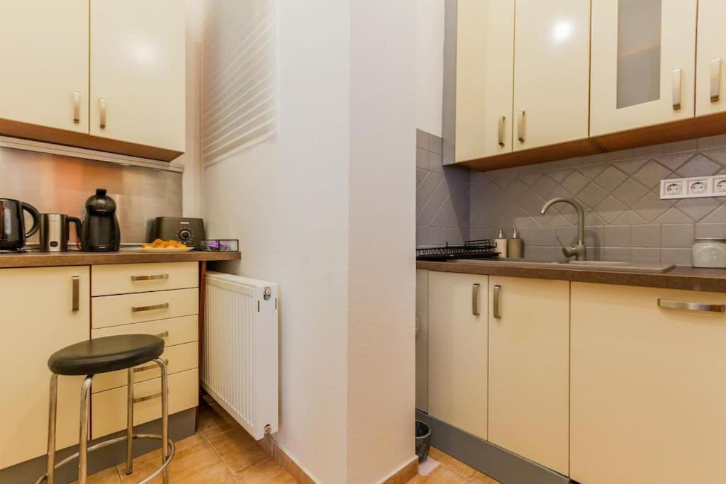 Trendy 2 Room Flat, Next To Corvin Mall Free Huge Garage! Ac,Dishwasher,Washmachine, Smart Tv Budapest Eksteriør bilde