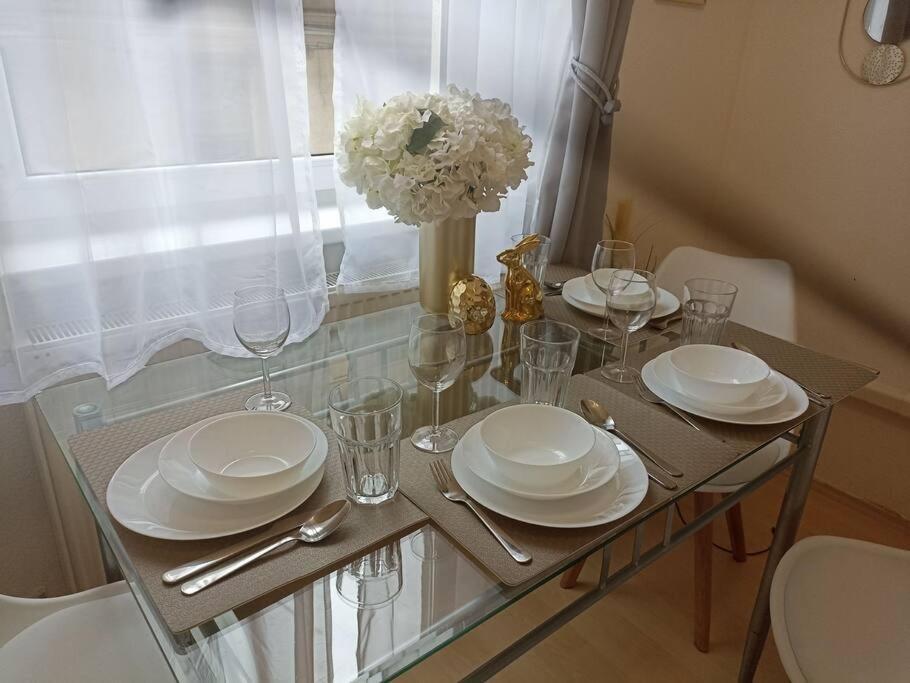 Trendy 2 Room Flat, Next To Corvin Mall Free Huge Garage! Ac,Dishwasher,Washmachine, Smart Tv Budapest Eksteriør bilde