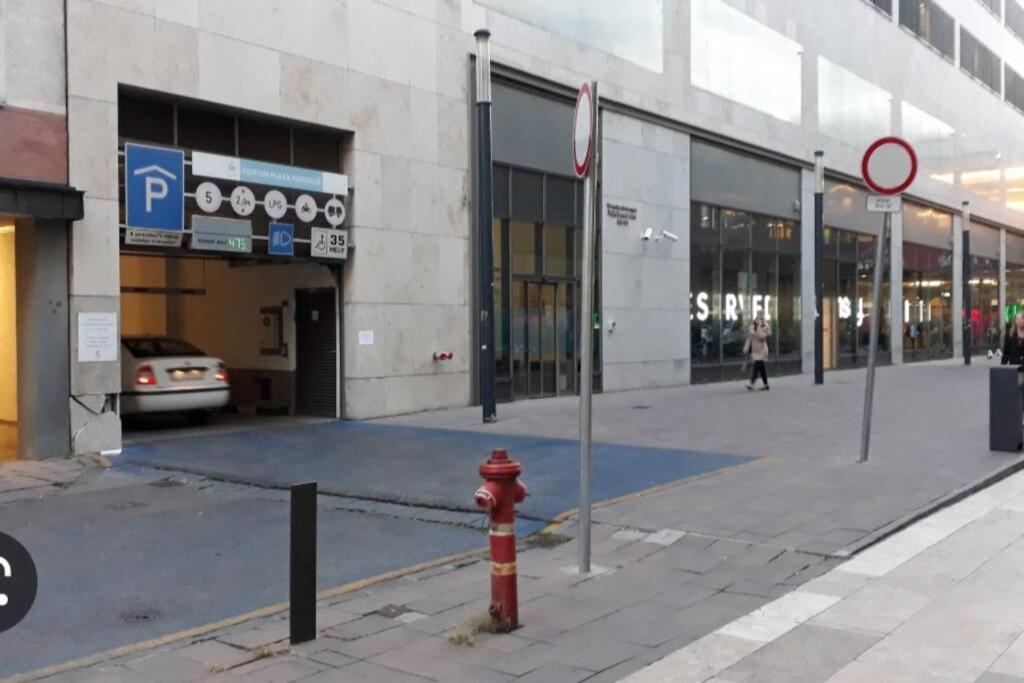 Trendy 2 Room Flat, Next To Corvin Mall Free Huge Garage! Ac,Dishwasher,Washmachine, Smart Tv Budapest Eksteriør bilde