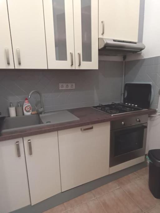 Trendy 2 Room Flat, Next To Corvin Mall Free Huge Garage! Ac,Dishwasher,Washmachine, Smart Tv Budapest Eksteriør bilde