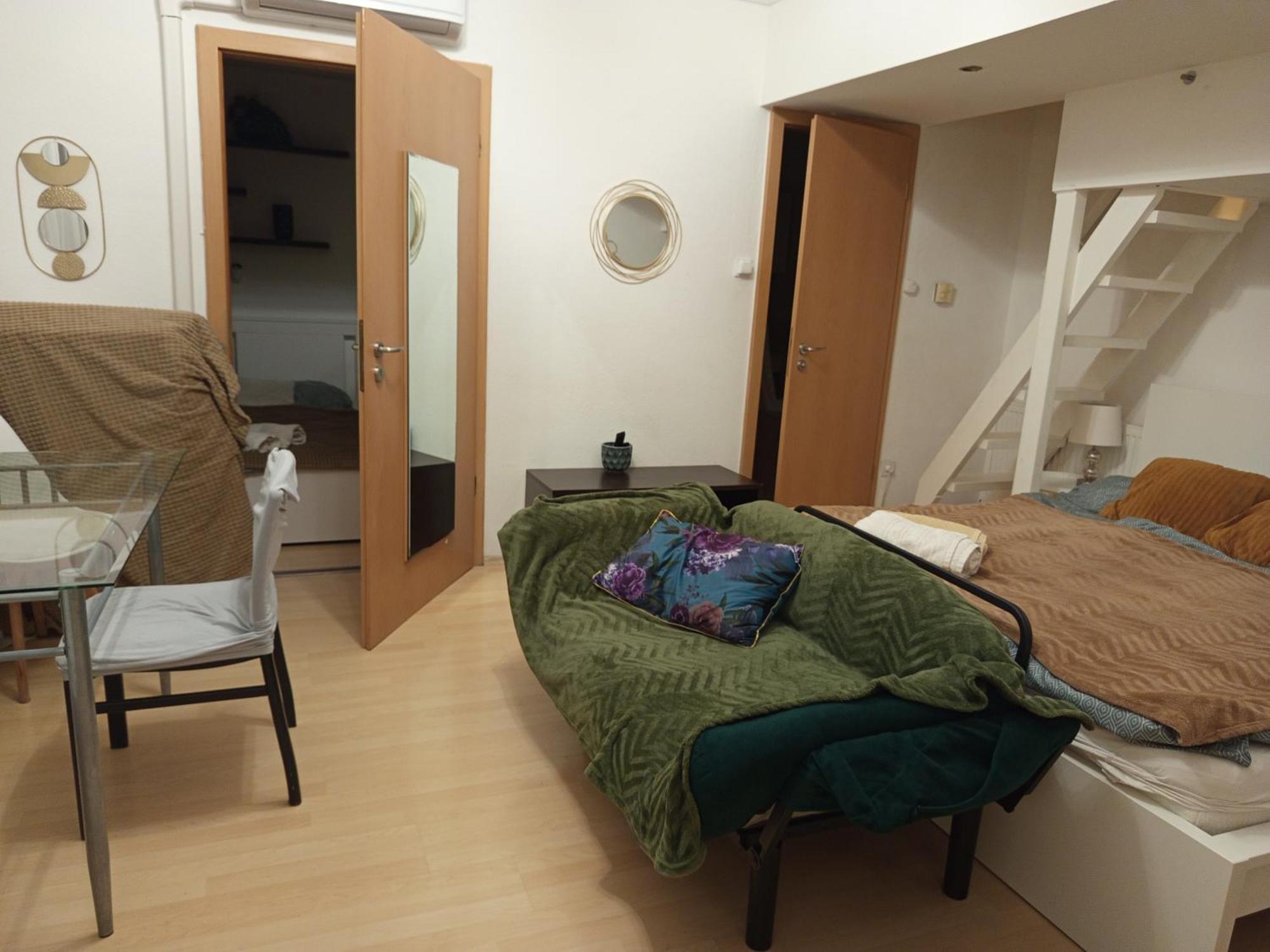 Trendy 2 Room Flat, Next To Corvin Mall Free Huge Garage! Ac,Dishwasher,Washmachine, Smart Tv Budapest Eksteriør bilde